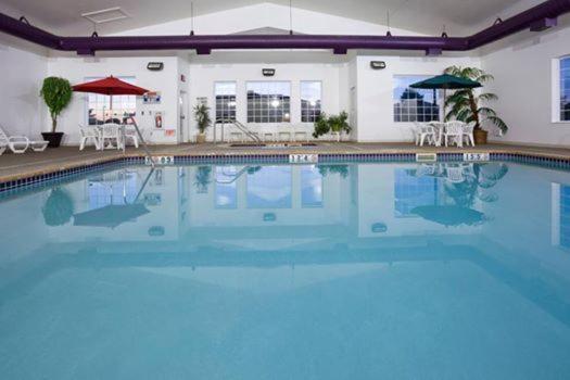 Grandstay Hotel & Suites Becker Экстерьер фото