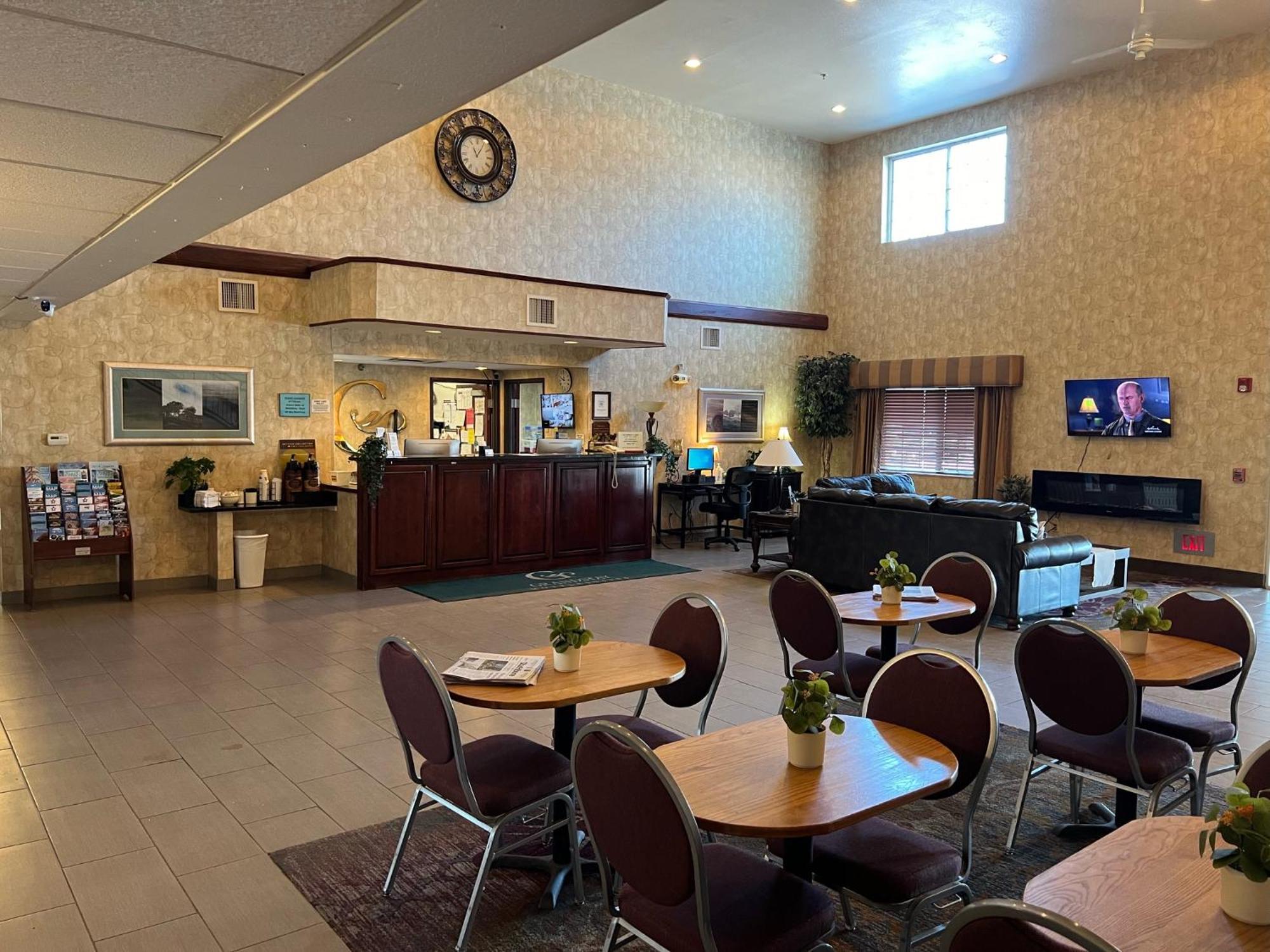 Grandstay Hotel & Suites Becker Экстерьер фото
